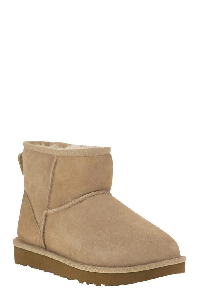 UGG BOOT CLASSIC MINI II 2