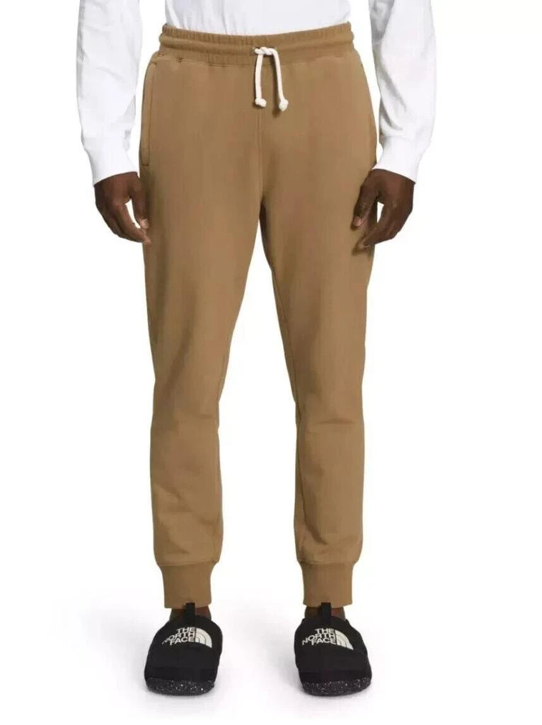 The North Face Men
s  Heritage NF0A7WXI731 Jogger Medium Brown Logo Patch APP1402
