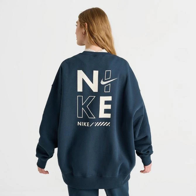 NIKE Women's Nike Sportswear Gym Life Oversized Fleece Crewneck Sweatshirt 4