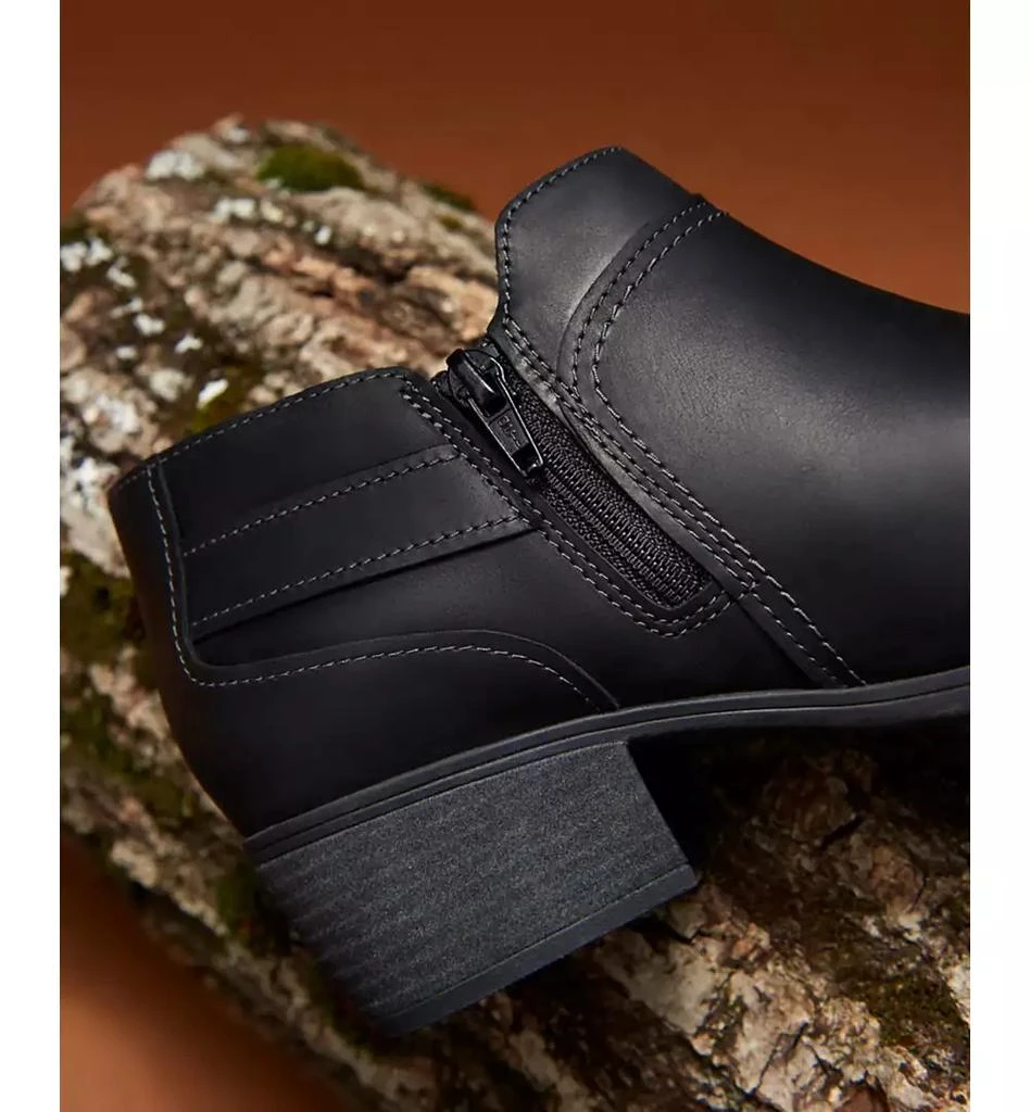 Clarks Women's Charleton Grace Buckled Ankle Booties 7