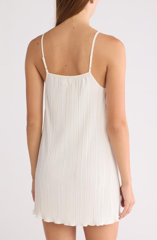 Abound Plissé Chemise