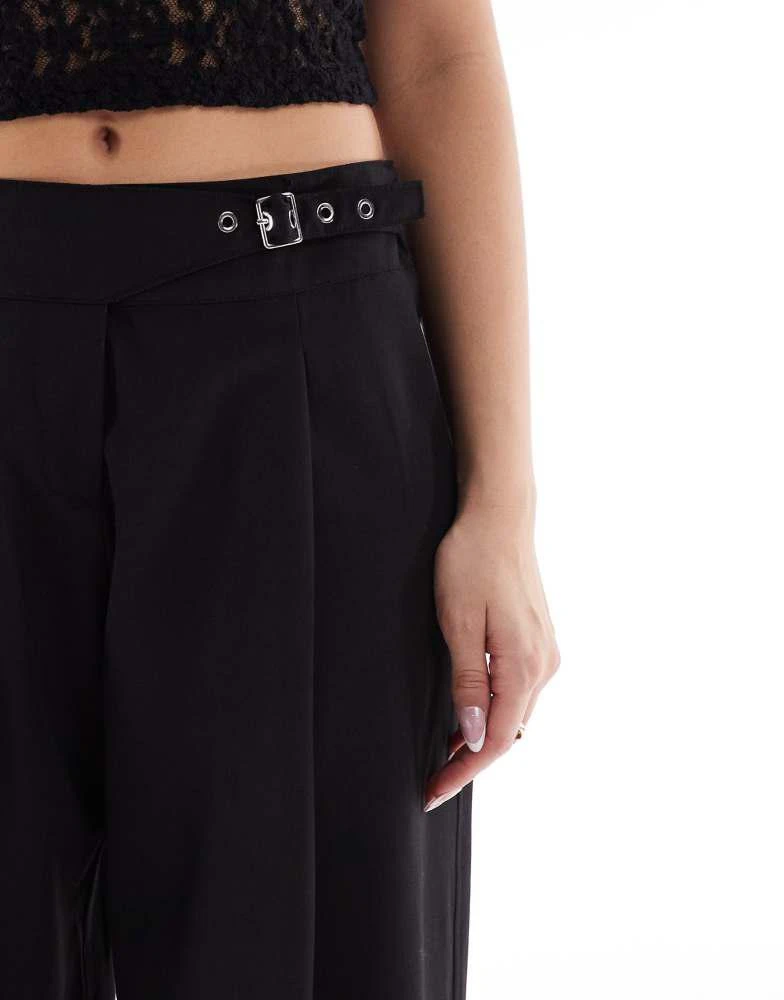 Bershka Bershka wide leg tailored trouser with belt detail in black 4
