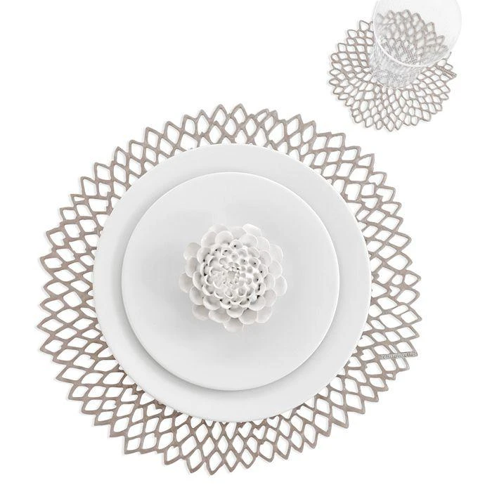 Chilewich Dahlia Pressed Vinyl Round Placemat 2