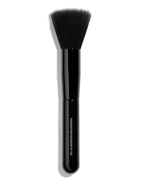 Chanel Foundation-Blending Brush N°102 1