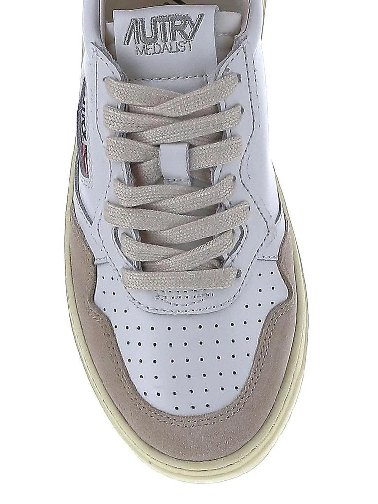 Autry Medalist Low Sneakers 4