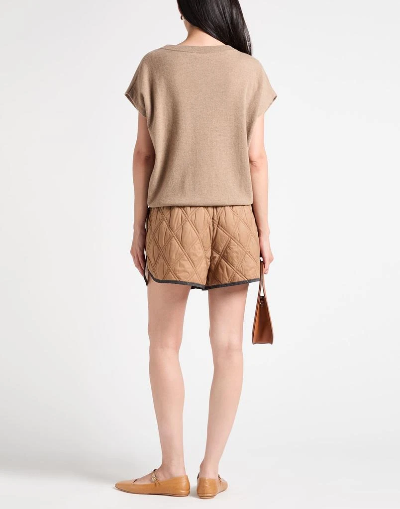Brunello Cucinelli Shorts
Bermuda 4