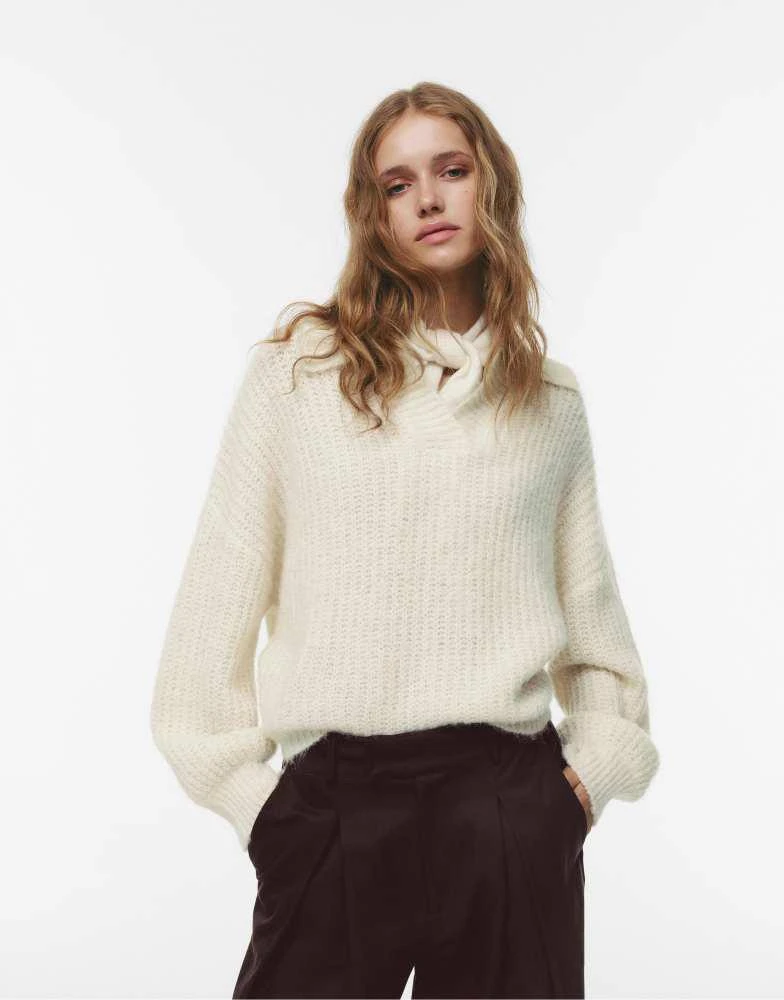 Pull&Bear Pull&Bear Polo collar sweater in beige 1