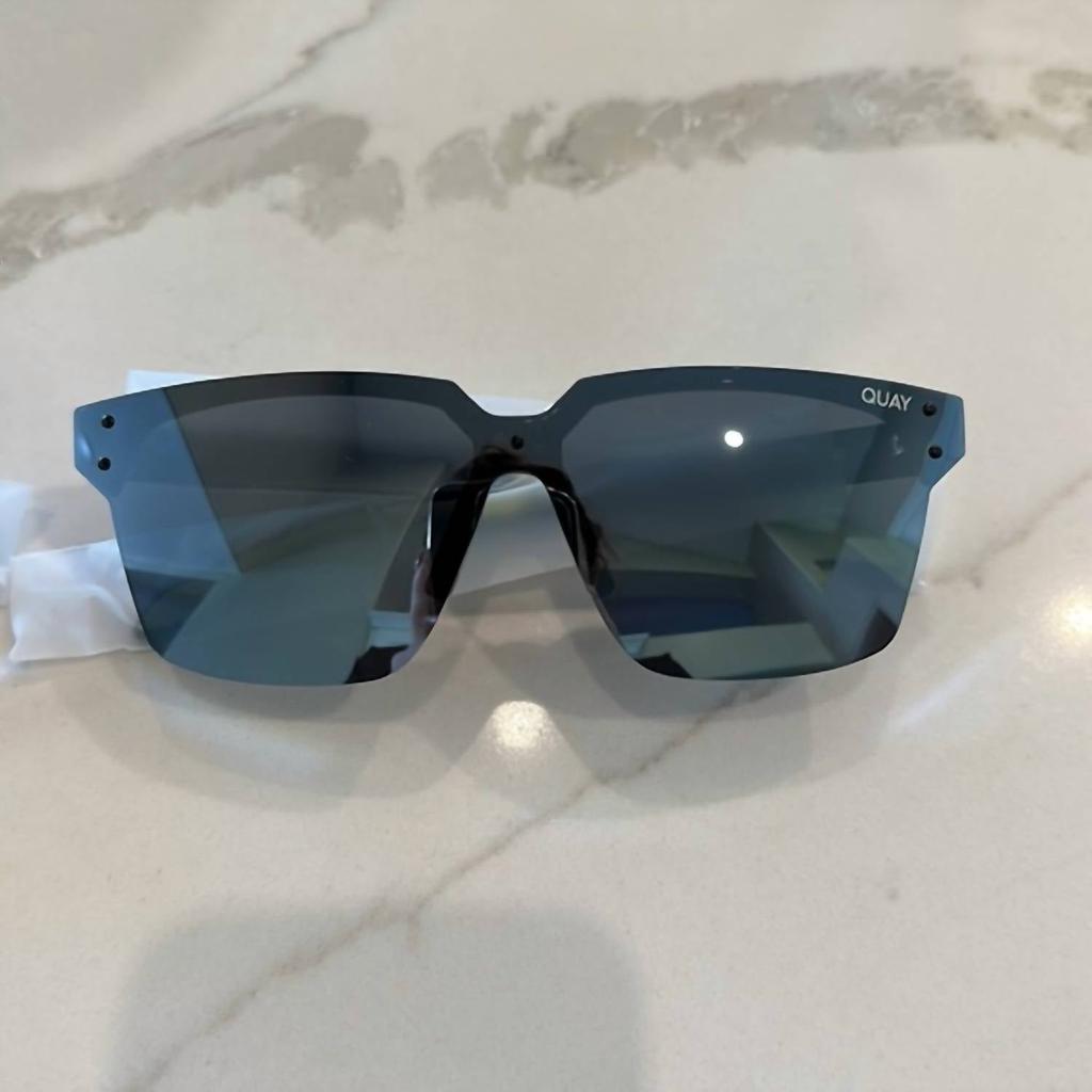 Quay Quay - Unisex Polarized Homestretch Sunglasses
