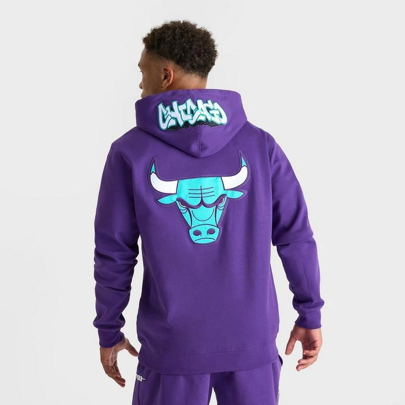 Pro Standard Men's Pro Standard Chicago Bulls Grape Pullover Hoodie 3