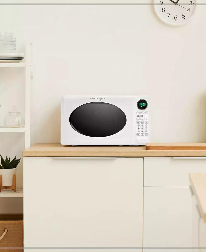 Nostalgia 0.7 Cubic Feet Retro Microwave Oven 2