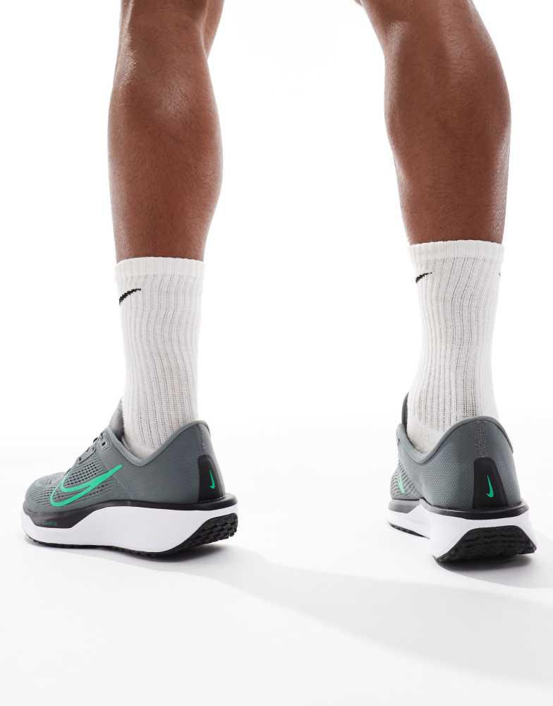 nike running quest trainers in grey