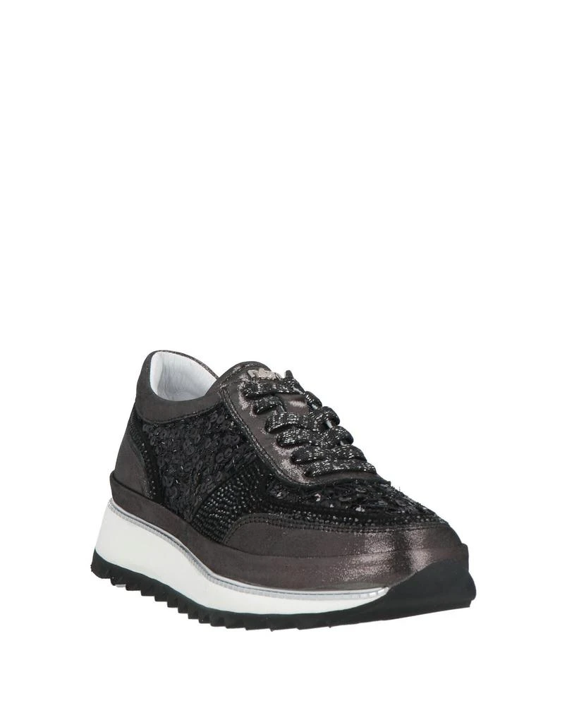 NILA & NILA Sneakers 2
