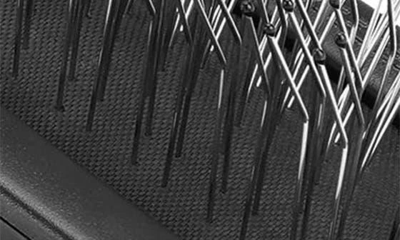 Tweezerman Small Coated Tip Slicker Brush 9