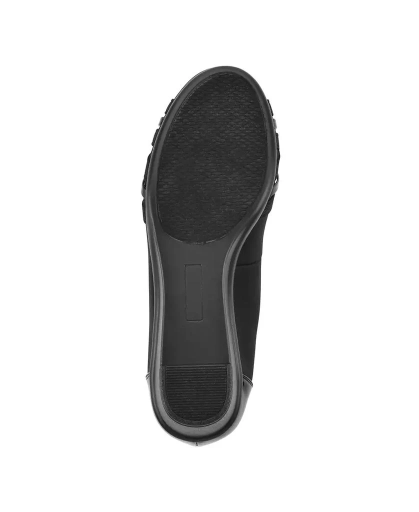 White Mountain Women's Bowie Wedge Shoe 5