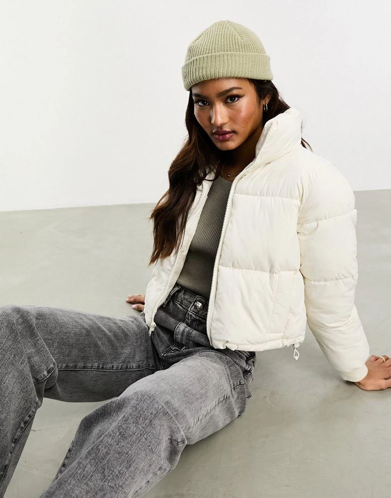 Hollister Hollister cropped puffer jacket in cream 1