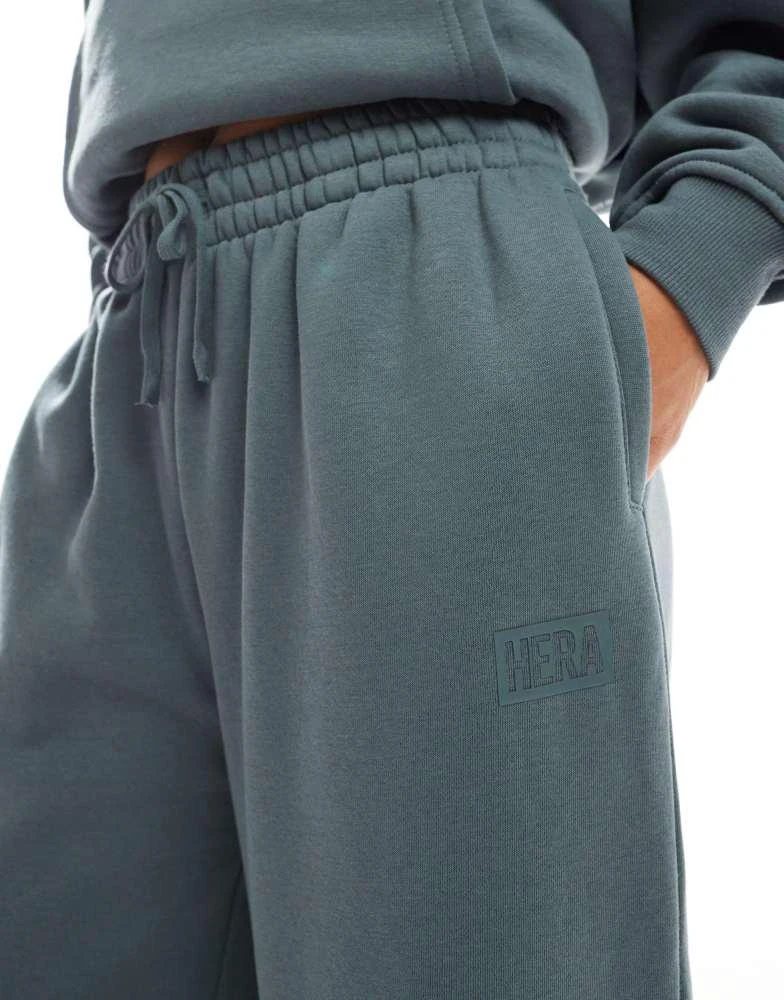 HERA Hera Womens collective wide leg sweatpant in washed sage 3