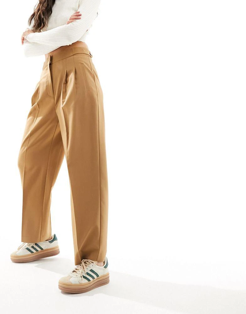 ASOS ASOS DESIGN tailored barrel leg trouser in brown 5