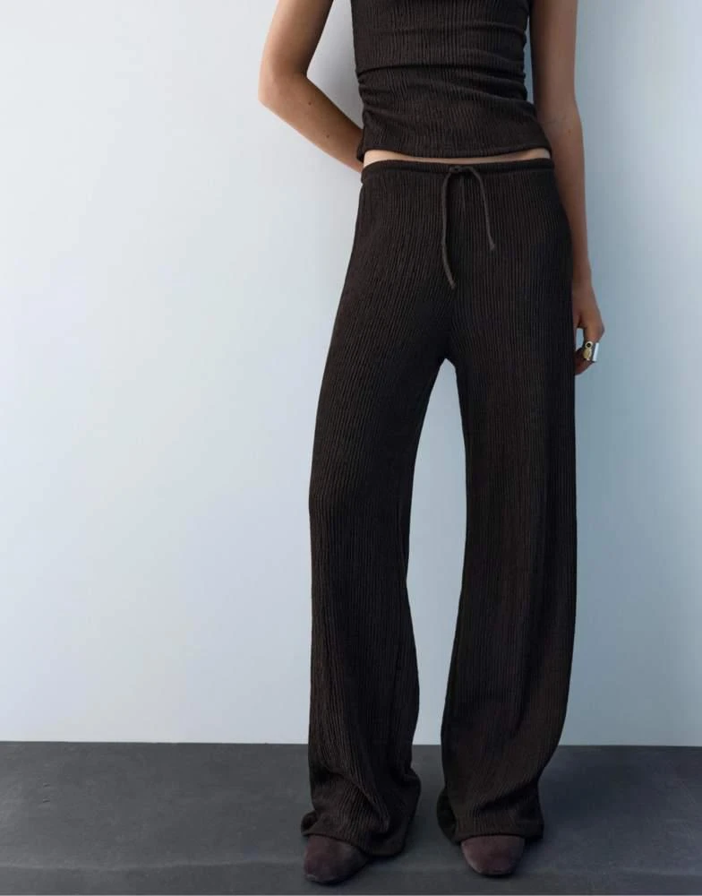 Pull&Bear Pull&Bear Wide-leg crepe trousers in brown 2