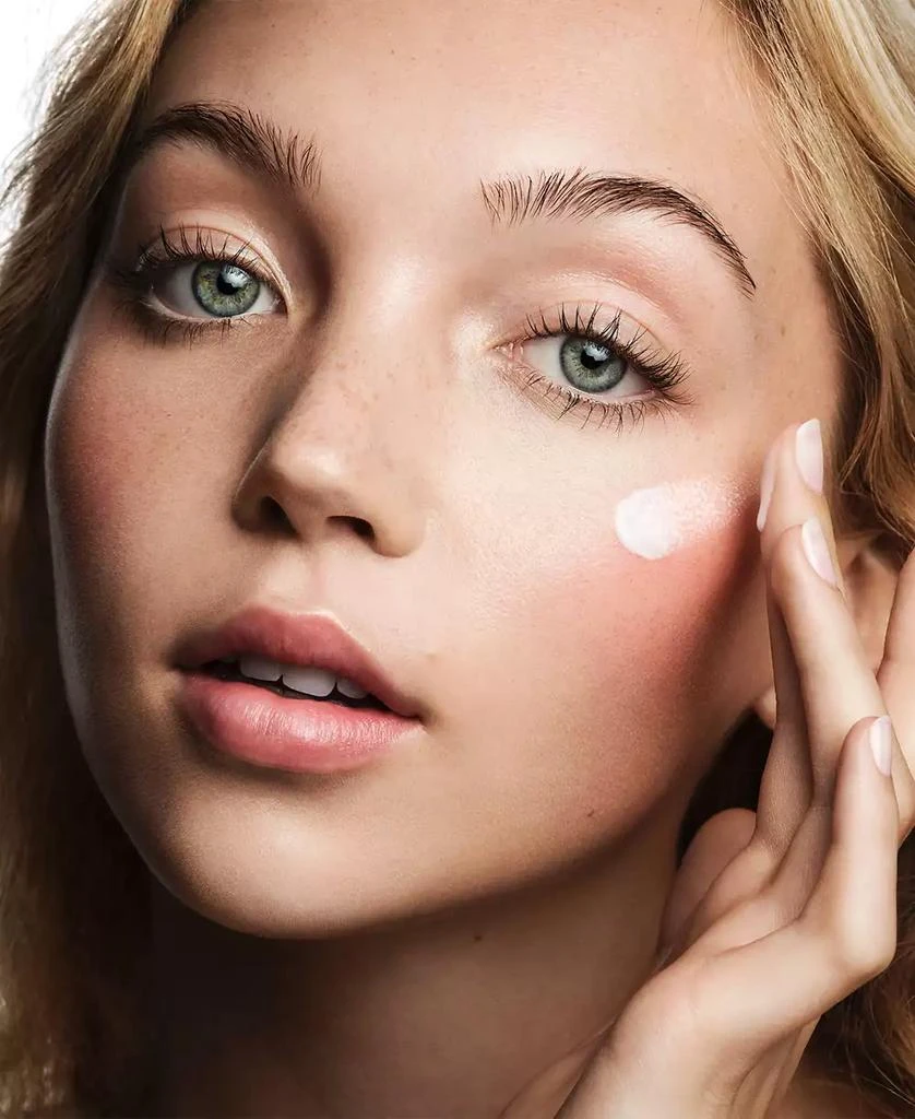 MAC Studio Radiance Moisturizing + Illuminating Silky Primer 10