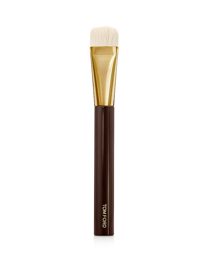 Tom Ford Shade 
Illuminate Brush 04