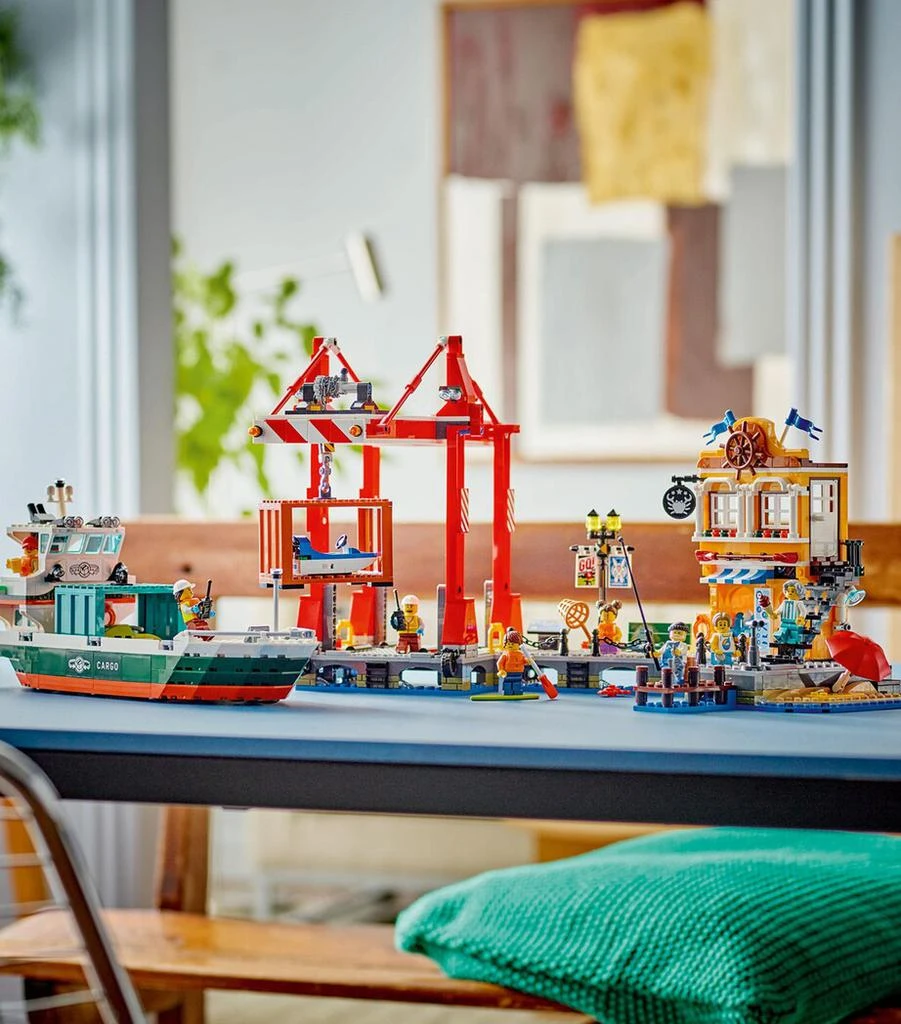 LEGO City Seaside Harbour with Cargo Ship 60422 6
