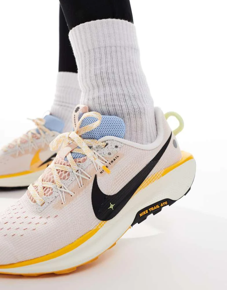 NIKE Nike Running ReactX Pegasus Trail 5 trainers in white and yellow 4