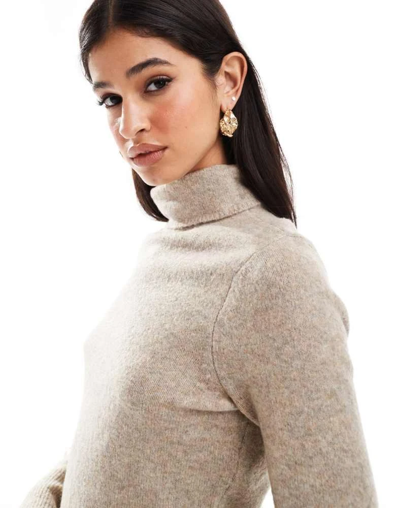 Abercrombie & Fitch Abercrombie & Fitch fluffy turtleneck jumper in light grey 2