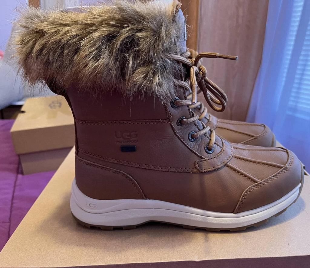 UGG Ugg - Women's Adirondack III Tipped Boot