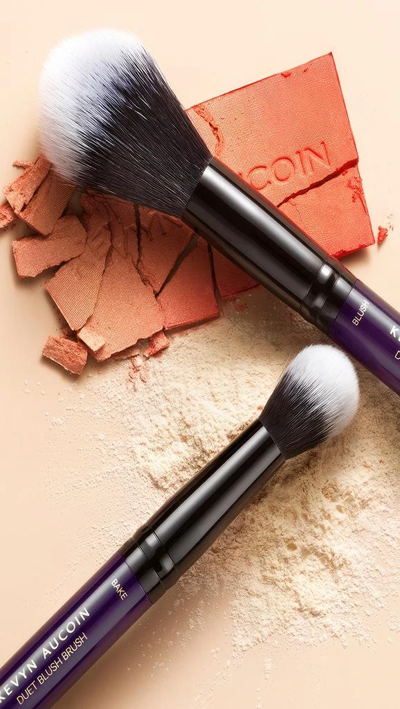 Kevyn Aucoin Duet Blush Brush 3
