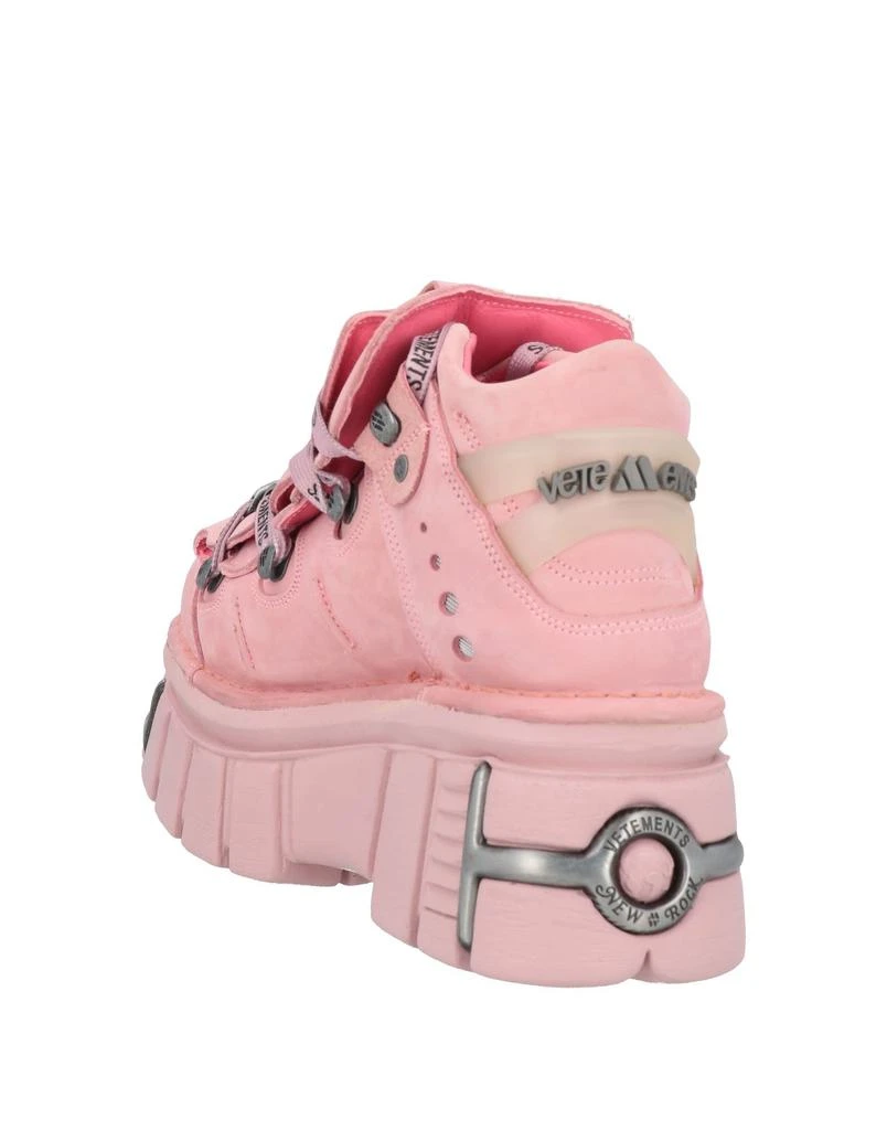Vetements Sneakers 3