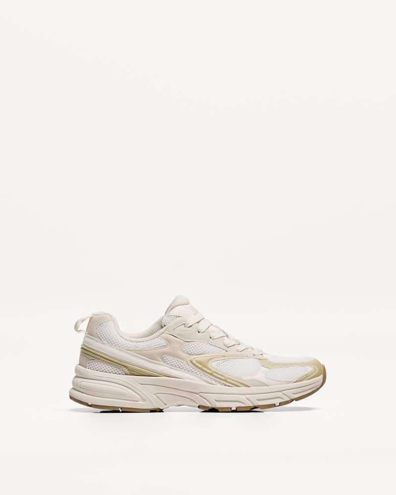 Bershka Bershka chunky sole sneakers in white