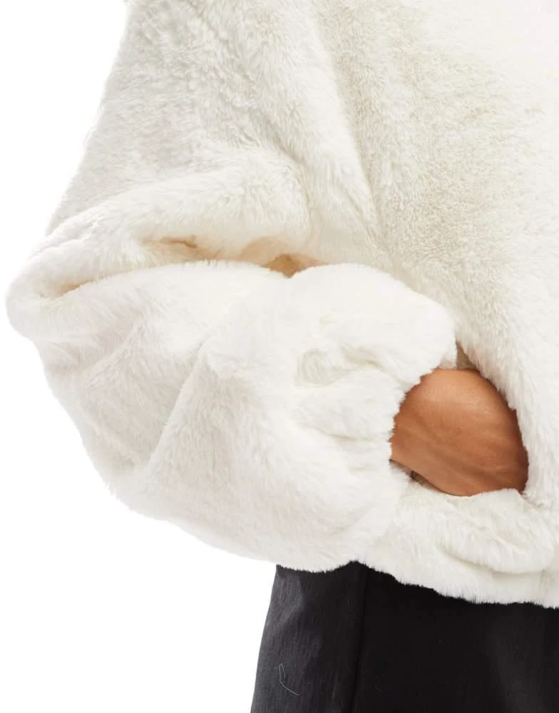 Bershka Bershka faux fur hooded jacket in ecru 3
