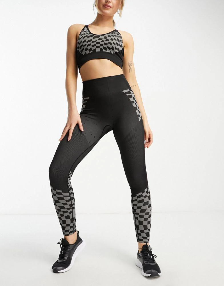 Urban Threads Urban Threads seamless leggings in checkerboard print 1