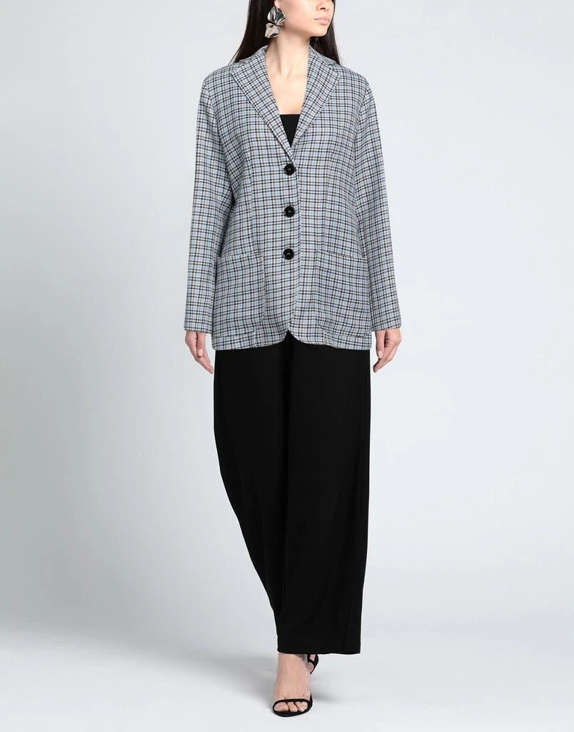 ATTIC AND BARN Blazer 2