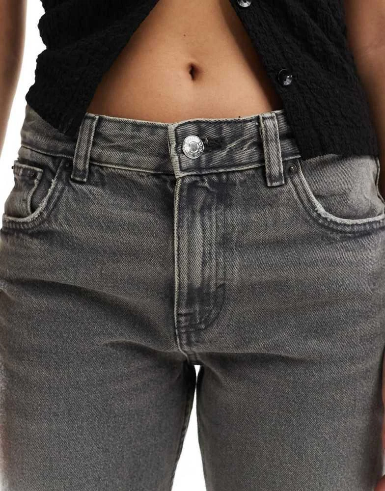 Pull&Bear Pull&Bear mid waist straight leg jeans in grey 4