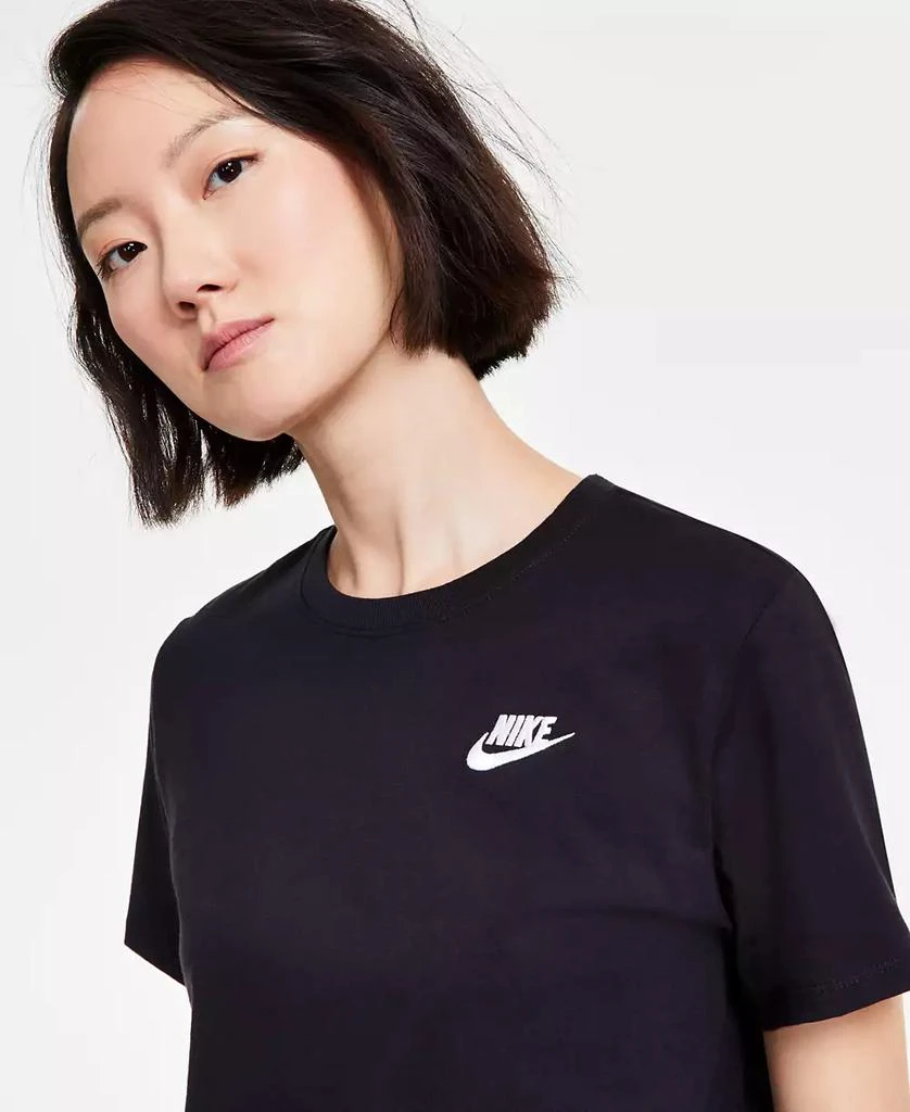 NIKE Women's   Sportswear Club Essentials   T-Shirt 3