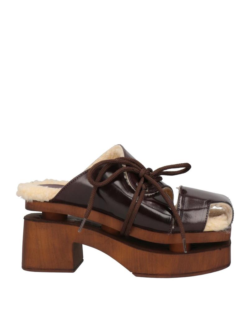 1725.A Mules and clogs