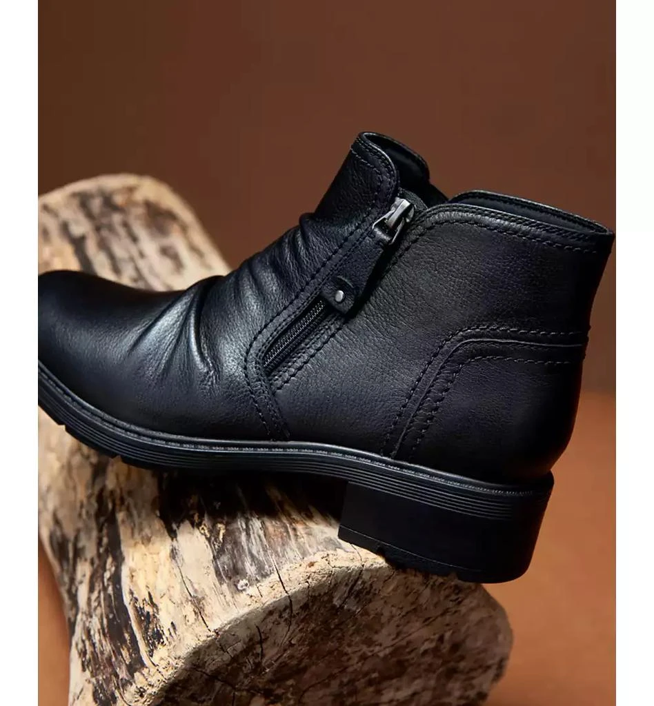 Clarks Women's Hearth Dove Lug Sole Ruched Booties 7