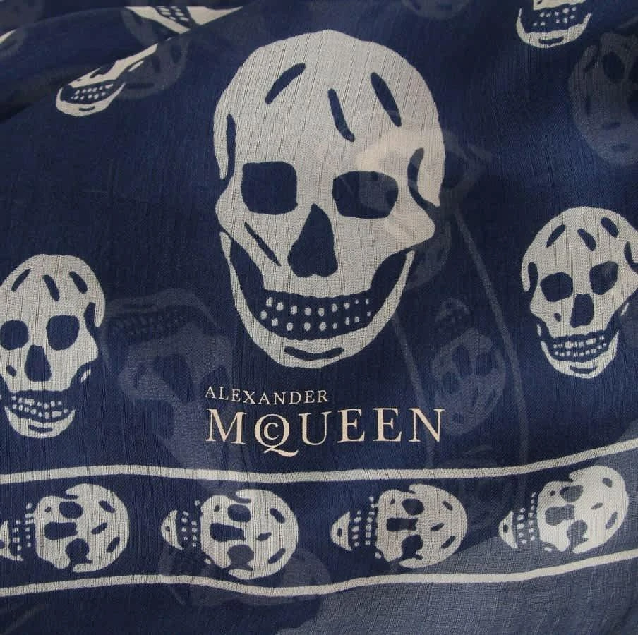 Alexander McQueen Alexander McQueen Women
s Skull Chiffon Silk Scarf 2
