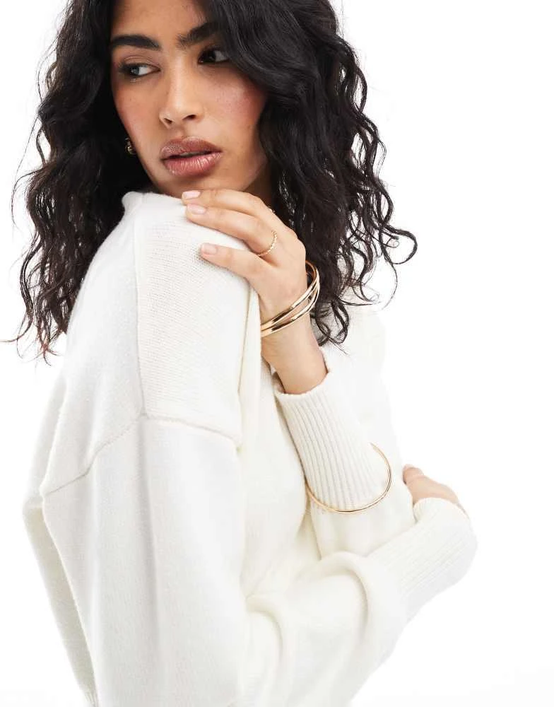 Pimkie Pimkie knitted fitted mini jumper dress in cream 3