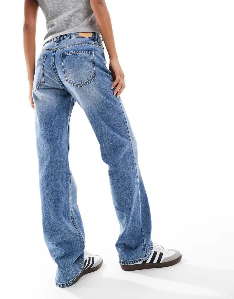 Stradivarius Stradivarius STR straight leg jean in medium wash blue 5