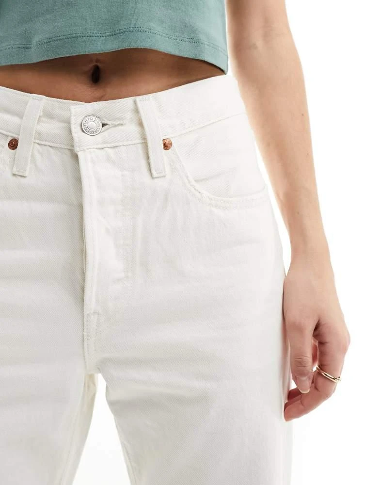 Levi's Levi's 501 straight fit crop jeans in white 2