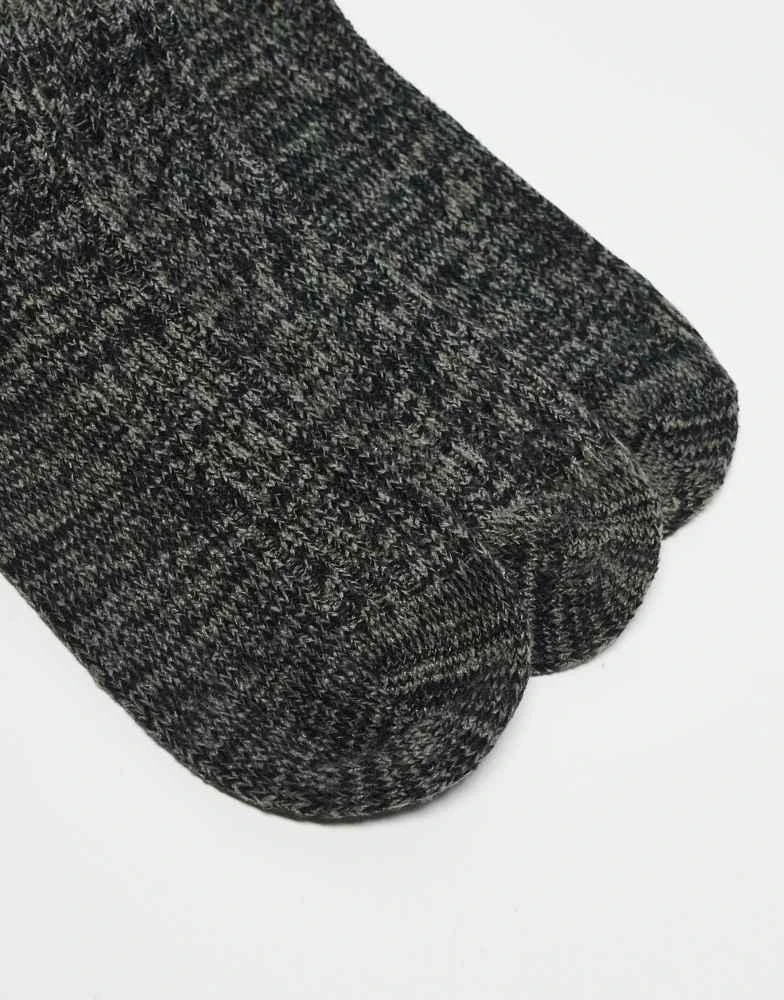 New Look New Look 3 pack heavyweight ribbed socks in khaki 3