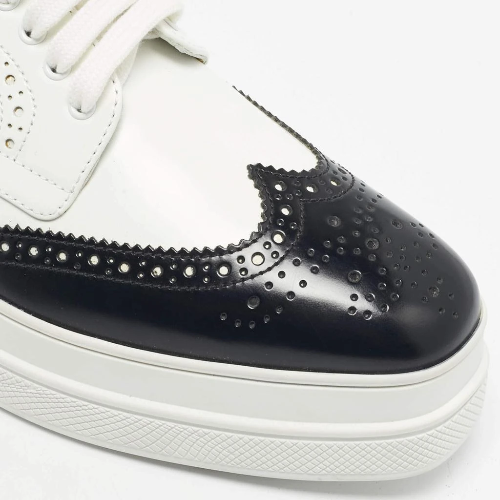Shop Prada Black/White Ombre Brogue Leather Lace Up Derby  display picture 2