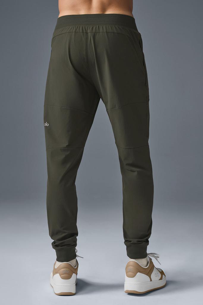 Alo Co-Op Pant - Stealth Green - Pants - Compare Prices from 7+