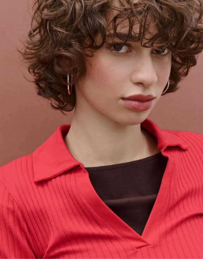 Stradivarius Stradivarius Seamless polo t-shirt in red 2