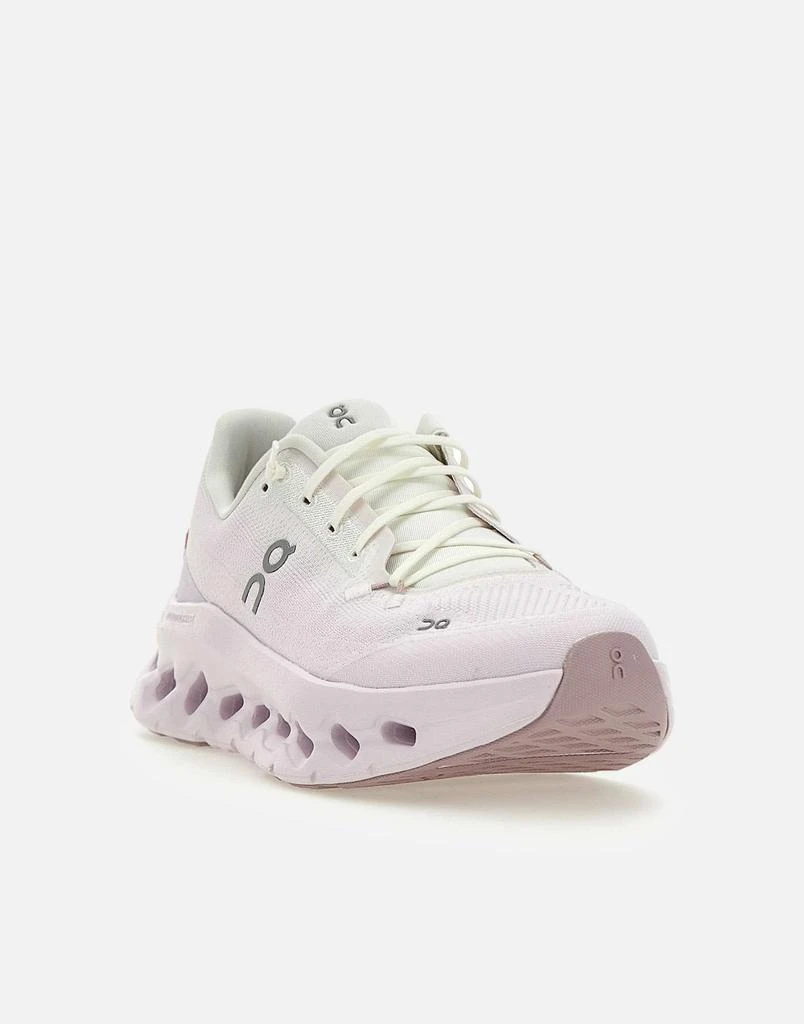 On “Cloudtilt” sneakers 2