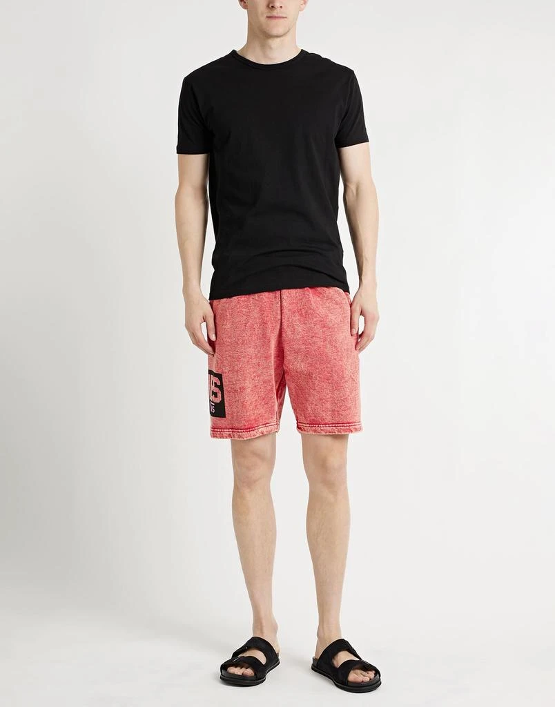 Vans Shorts & Bermuda 2