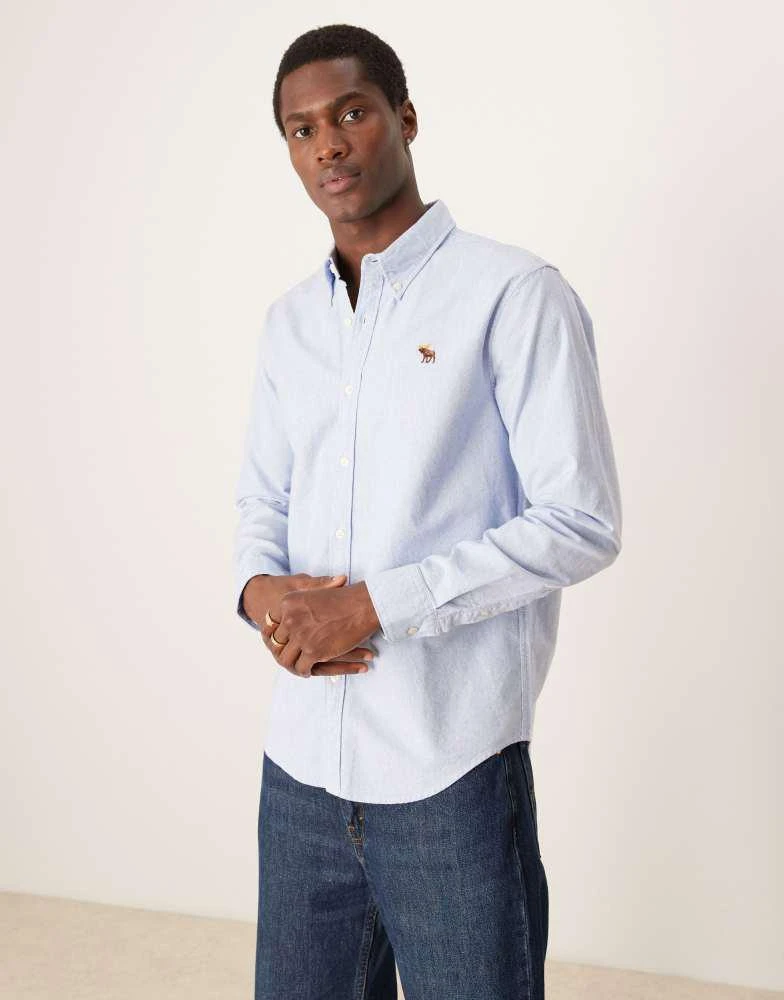 Abercrombie & Fitch Abercrombie & Fitch icon logo oxford shirt in light blue 1