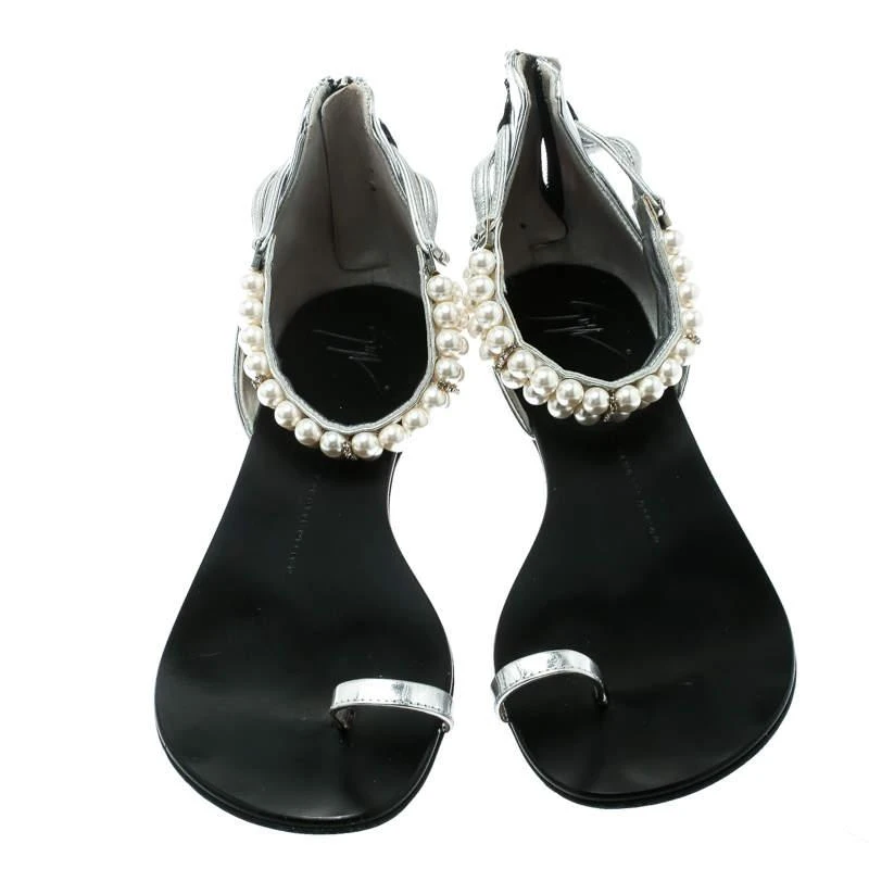 Giuseppe Zanotti Giuseppe Zanotti Silver Patent Leather Pearl Embellished Ankle Strap Toe Ring Flats Size 38 3